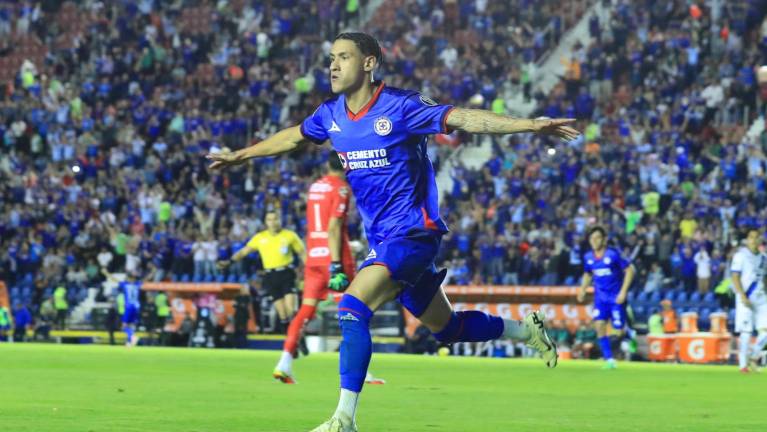 Uriel Antuna marca doblete.