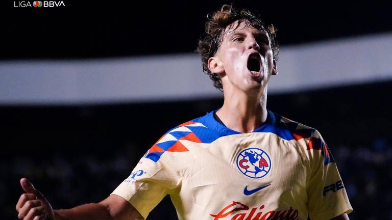 Igor Lichnovsky marca el gol del triunfo de las Águilas.
