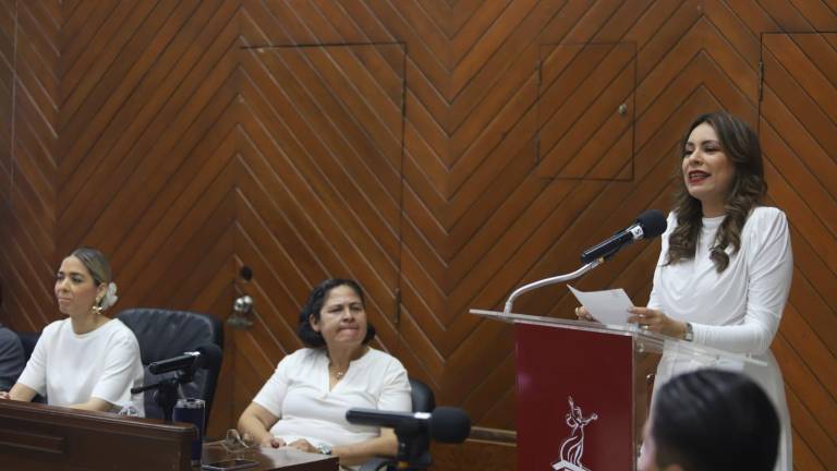 La regidora Wendy Barajas llama a emprender una campaña en Mazatlán para limpiar lotes baldíos y prevenir la propagación del dengue.