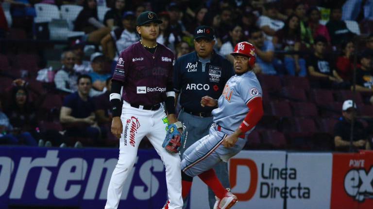 Tomateros de Culiacán cometió tres errores.