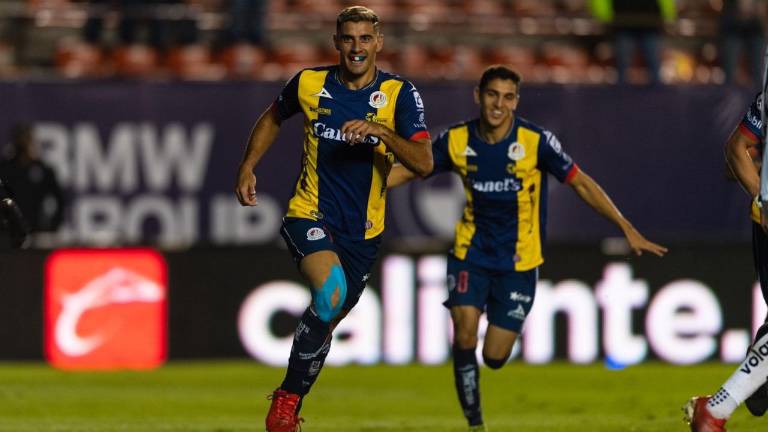 Germán Berterame marca tres goles.