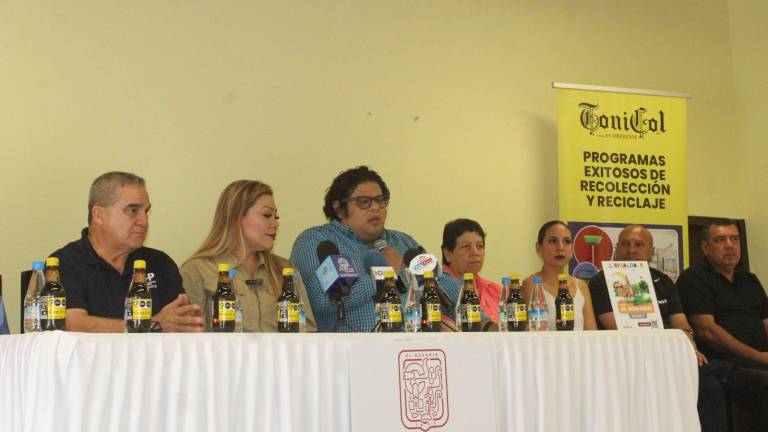 Presentan en Rosario al equipo Mineros Tonicol que participa en la Liga de Basquetbol del Pacífico.