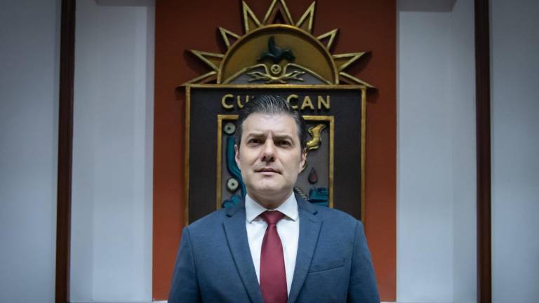 José Ernesto Peñuelas Castellanos dice que desempeñará el trabajo como lo venía haciendo su antecesor.