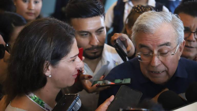 El Gobernador Rubén Rocha Moya dijo que el tema de la educación como el de la salud es un derecho humano que tiene que cumplirse.