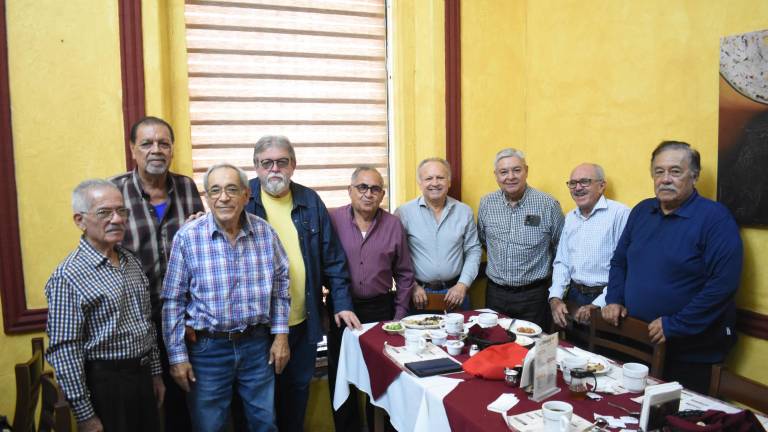 Ex alumnos de la Prevocacional se reunieron en su tradicional desayuno.