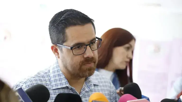 Cuitláhuac González Galindo informa de los últimos casos de golpes de calor registrados en Sinaloa.