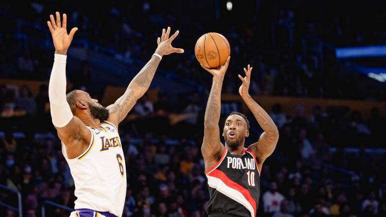 Trail Blazers de Portland se mantiene invicto.