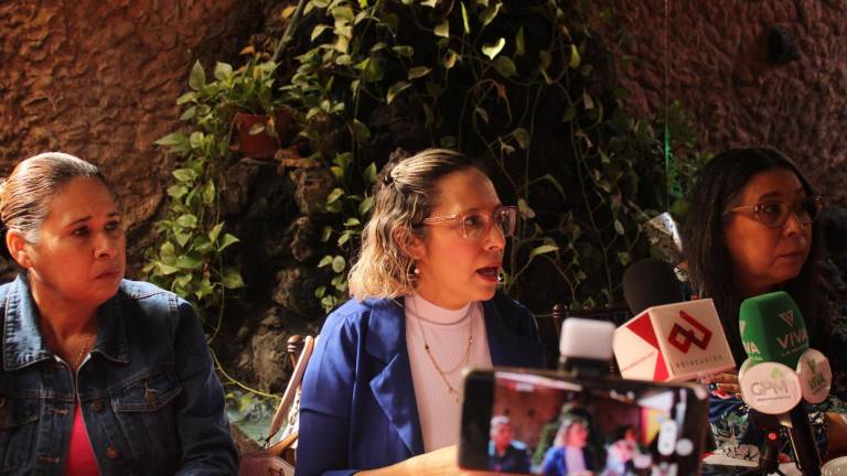 La académica Denisse Díaz Quiñónez denuncia hostigamiento de parte de funcionarios de la UAS.