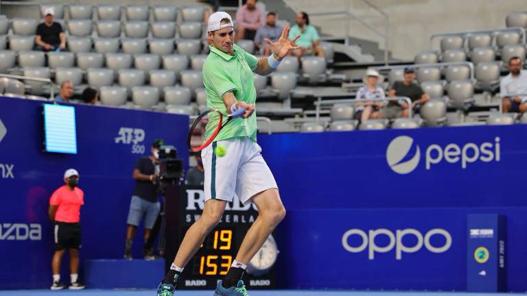 John Isner se impone en tres en la primera ronda.