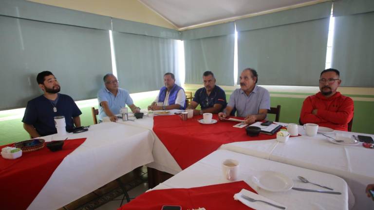 En rueda de prensa se dan detalles del Segundo Campeonato Nacional de Futbol de la Amistad.