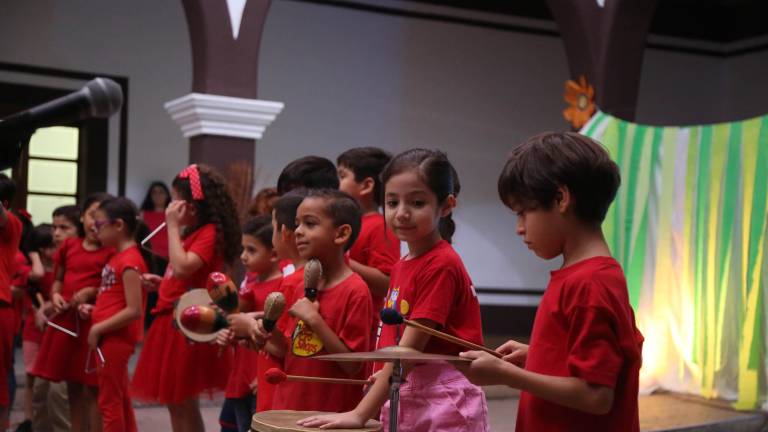 Múltiples opciones tienen los niños en los talleres de verano.