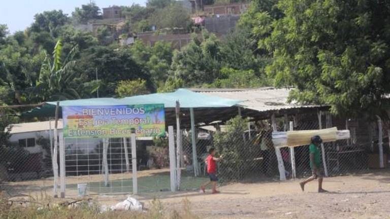 La Escuela Extensión Bicentenario es una iniciativa de tres hermanas, pepenadoras y con vocación para la docencia.