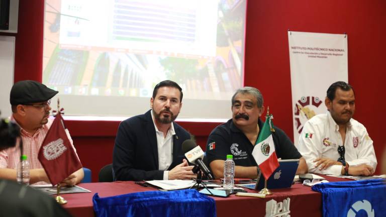 Directivos del Instituto Politécnico Nacional y de la Canacintra hablaron sobre su propuesta educativa.