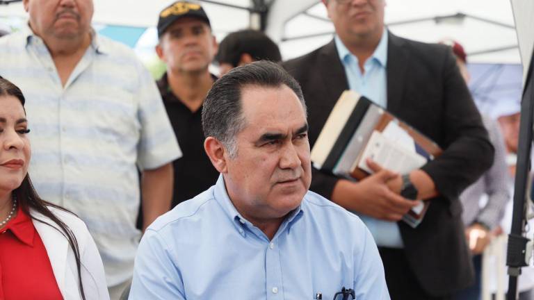 Jesús Madueña, Juan Eulogio Guerra Liera y ocho integrantes del Comité de Adquisiciones son acusados de no licitar transacciones de hasta 45.5 millones de pesos en compras de tortillas.
