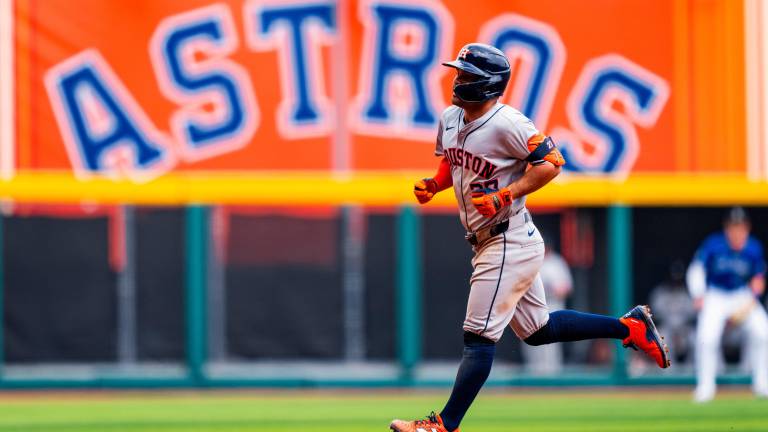 José Altuve está jugando muy bien defensivamente.