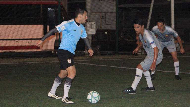 Disputados partidos de la modalidad de futbol 7 se viven en la cancha de la Colonia Burócrata.