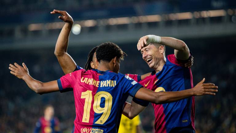 Barcelona tiene pie y medio en la semifinal.