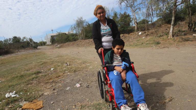 Diagnosticado con autismo en el pasado, Juan Enrique, de tan solo 8 años, ha presentado nuevas complicaciones neuronales.