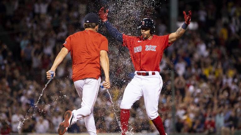 Boston se impone 3-2 a Nueva York.