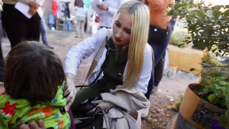 Este operativo intersectorial se realizó con el objetivo de brindar atención médica, llevarles despensas y cobijas.