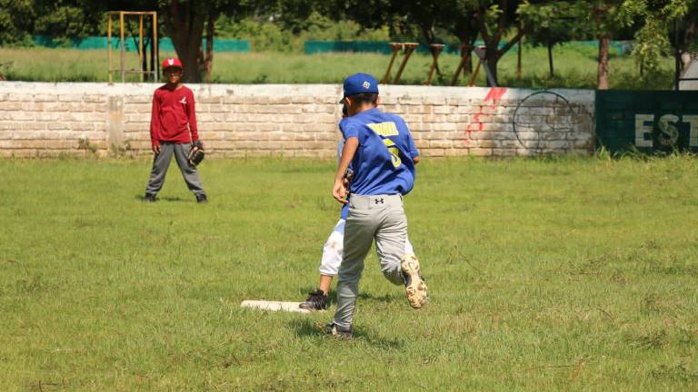Los peloteritos vuelven este domingo al campo.