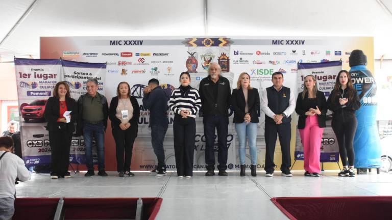 La Expo es inaugurada.