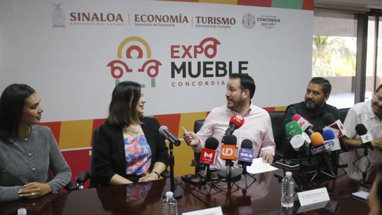 Conferencia en la que dan a conocer los detalles de la Expo Mueble Concordia, que se desarrollará del 15 al 17 de marzo.