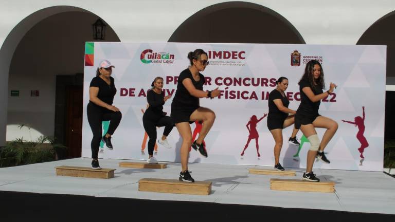 Las concursantes muestran toda su energía en cada rutina.