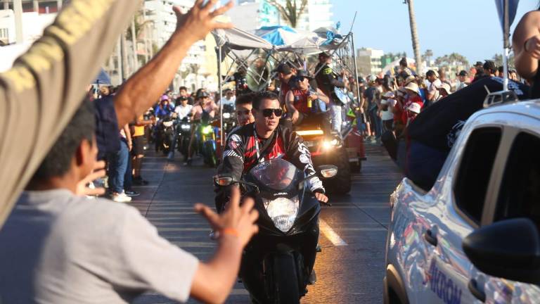 La cancelación del desfile de la Semana de la Moto ha generado polémica.