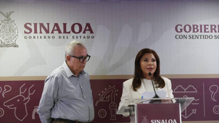 La Secretaria de Educación en Sinaloa Gloria Himelda Félix Niebla anuncia el inicio del canje de uniformes y útiles escolares gratuitos.