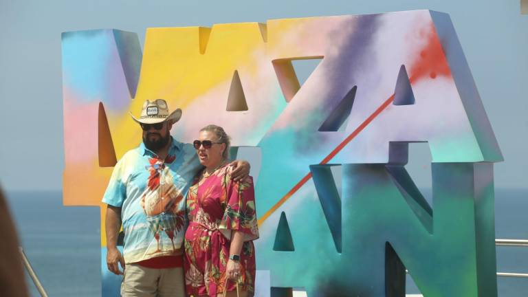 Durante la actual temporada de verano, Mazatlán ha recibido más de 2.7 millones de visitantes y se consolida como destino turístico líder, de acuerdo a Sectur.