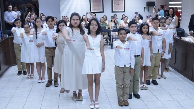 Integrantes del Cabildo Infantil rindieron protesta ante la Alcaldesa de Mazatlán, Estrella Palacios Domínguez.
