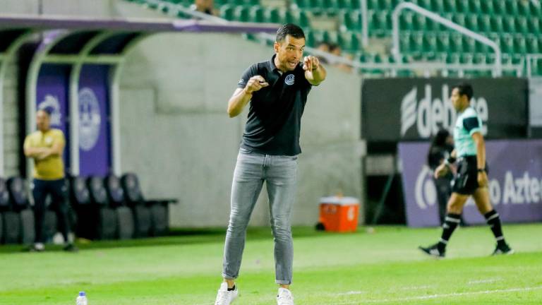 Jesús Padrón deja de ser el entrenador de las Cañoneras.