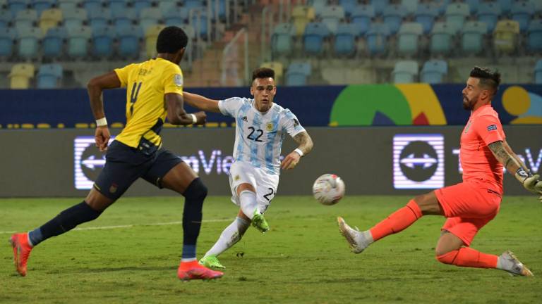 Lautaro Martínez puso el 2-0 para Argentina, que ahora se medirá a Colombia en las semifinales de la Copa América.