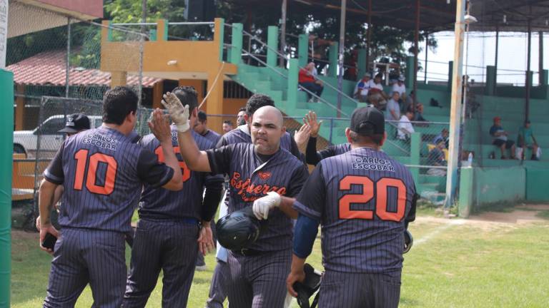 Esfuerzo Ciudadano se impone en el tercer juego de la semifinal por pizarra de 7-5.