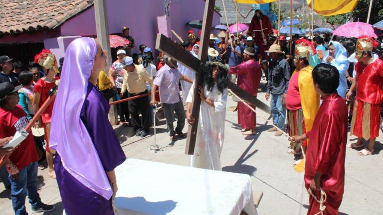 El Viacrucis de Matatán es uno de los más representativos del sur de Sinaloa.
