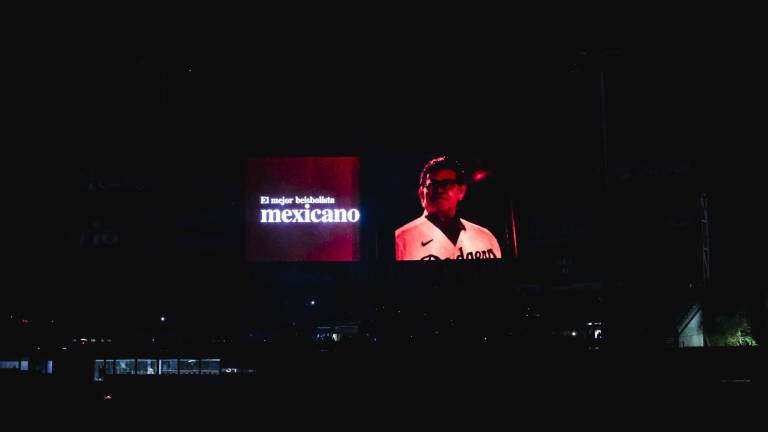 Fernando Valenzuela recibe homenaje.