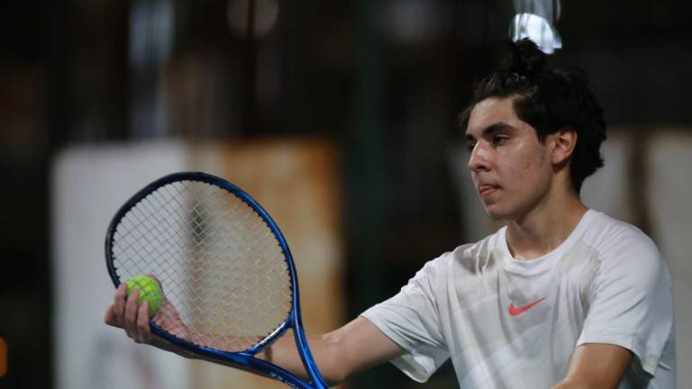 Julio Collantes gana su primer juego.