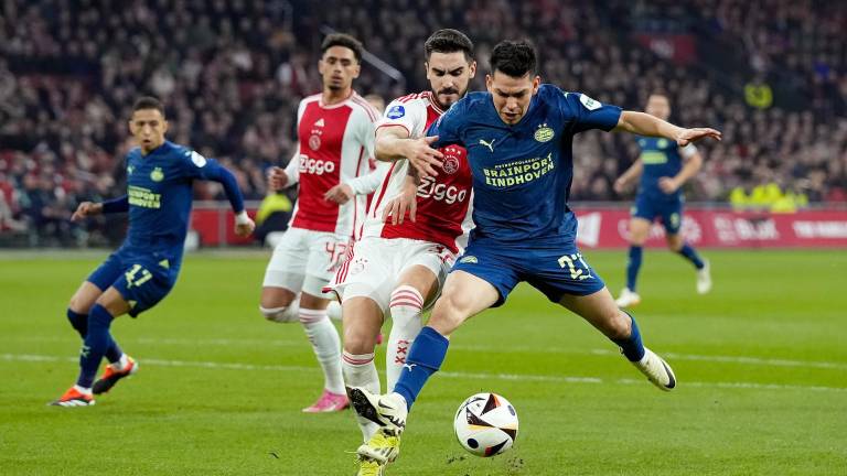 Hirving Lozano tuvo algunos destellos en el juego.