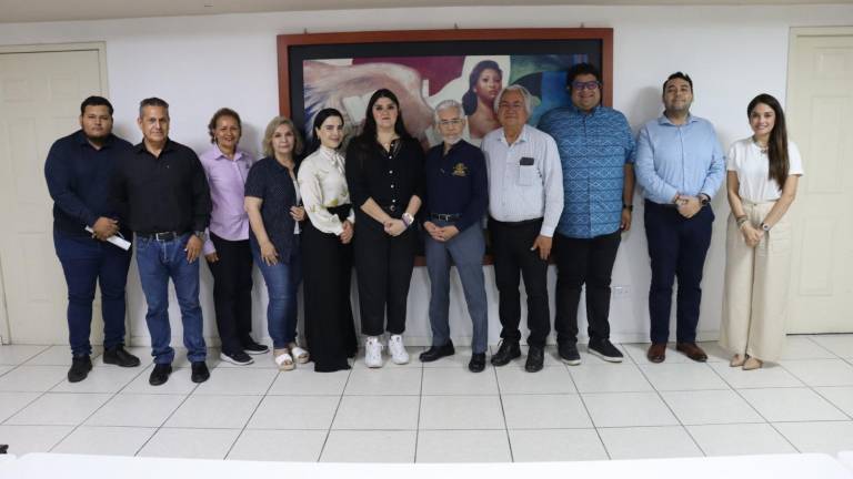En el informe estuvieron presentes autoridades de los tres niveles de gobierno, organismos y representantes de los sectores social y empresarial.