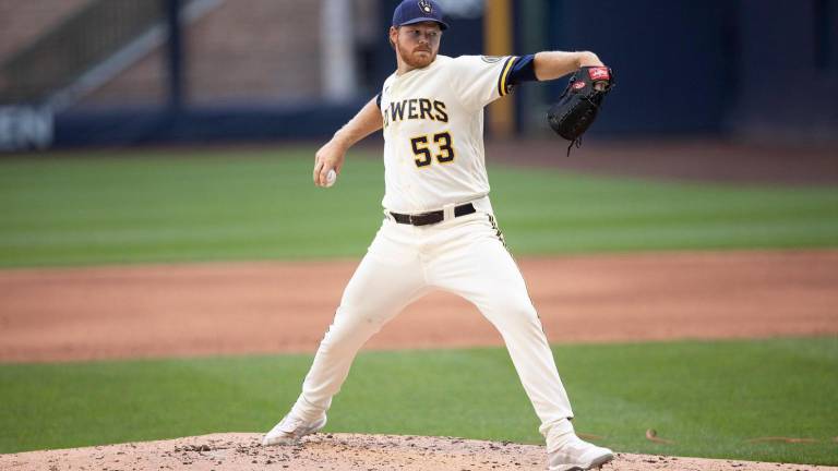 Brandon Woodruff tendrá el honor por Cerveceros.
