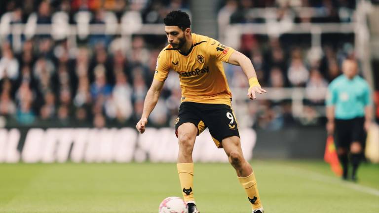 Raúl Jiménez disputó todo el partido.