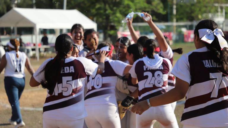 Las sinaloenses festejan su pase a la final.