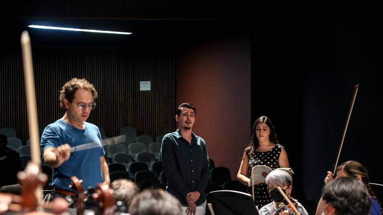 En El elíxir de amor estará la Orquesta Sinfónica Sinaloa de las Artes, el Taller y Coro de la Ópera de Sinaloa, bajo la dirección artística del maestro Miguel Salmón del Real.