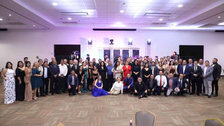 Integrantes del Colegio de Arquitectos de Mazatlán celebran con una cena estas fechas decembrinas