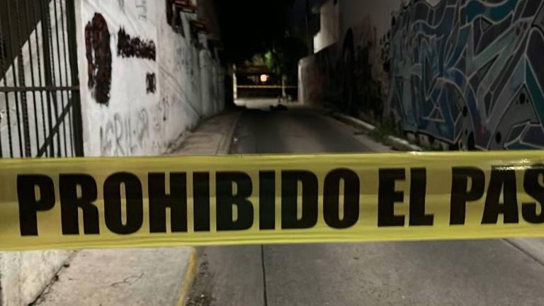 Un hombre y una mujer fueron atacados a balazos en pleno Centro de Culiacán.