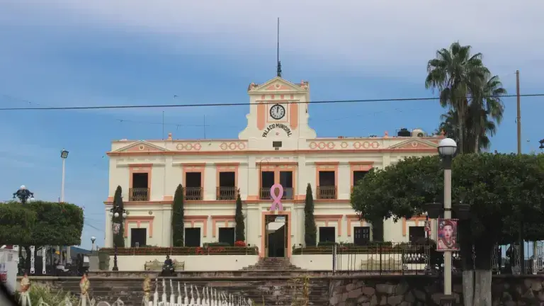 A través de redes sociales se ha denunciado presuntos enfrentamientos en la zona serrana del municipio de Rosario.