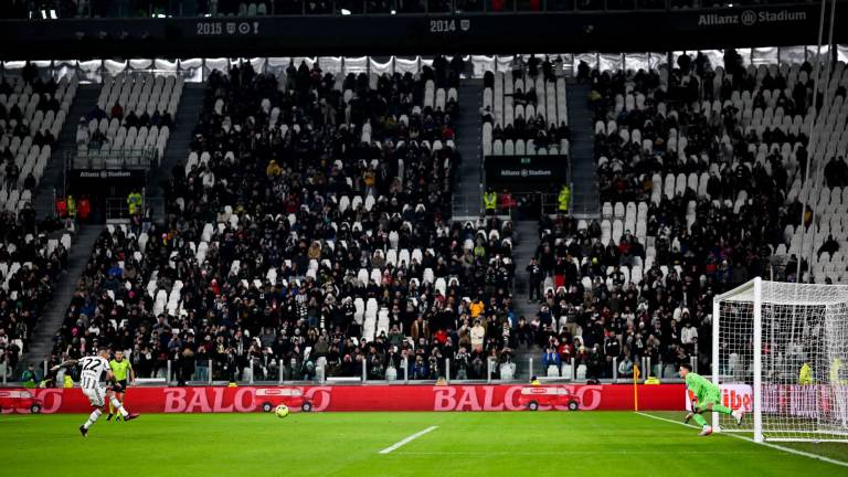 Ángel Di María anota de penal por la Juventus.
