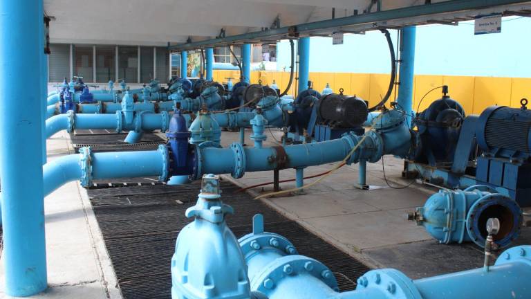 Durante la madrugada de este jueves se tuvieron problemas en el suministro eléctrico en equipos de rebombeo y afectó el abasto de agua en Mazatlán.