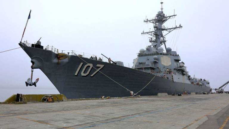 El buque destructor USS Gravely de la Armada de EU se desplegará en el Golfo de México como parte de la estrategia del gobierno de Trump para frenar el tráfico de drogas.